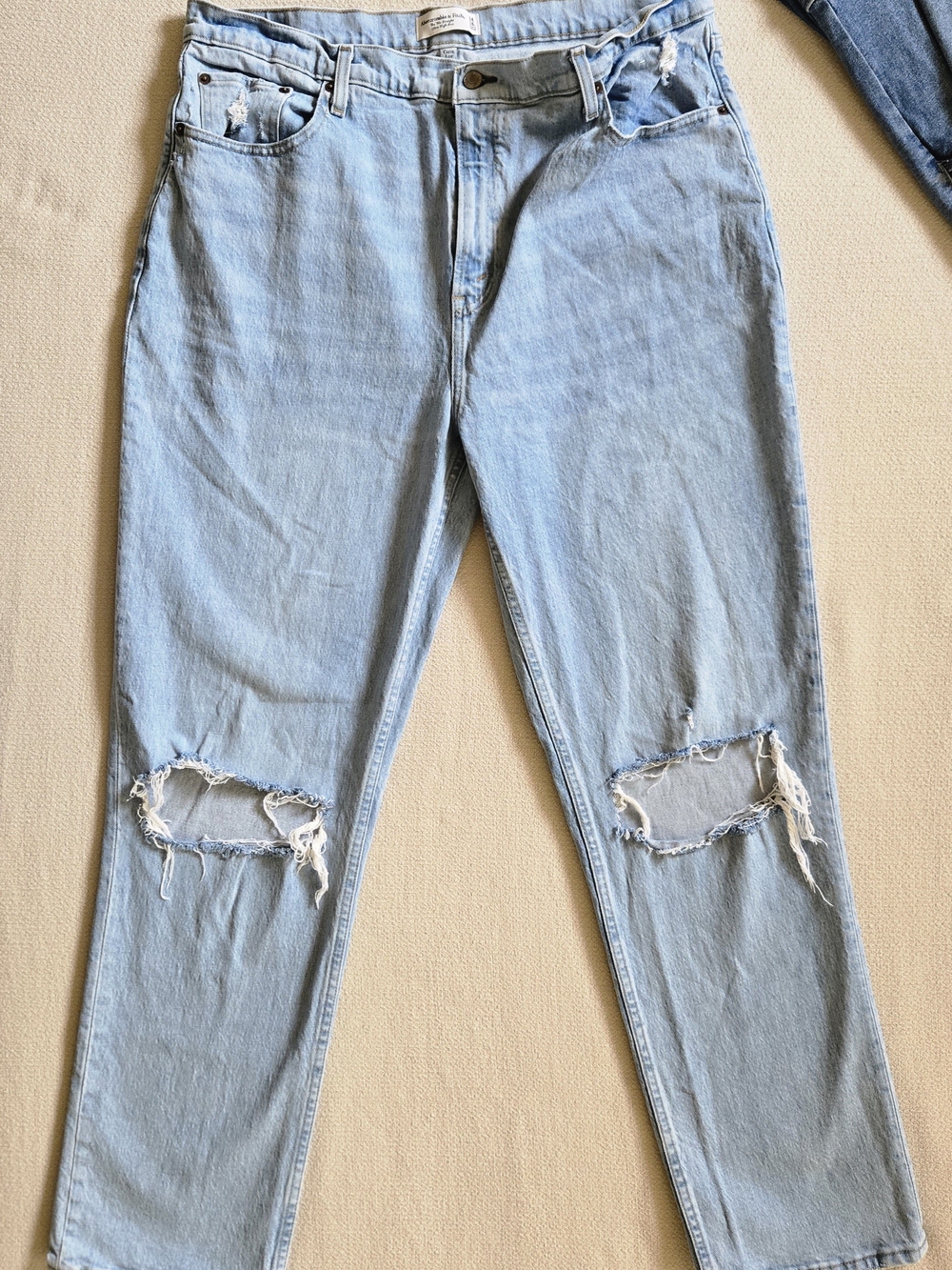 Abercrombie Distressed Ultra High Rise Straight Jeans 18 Long 18L EUC